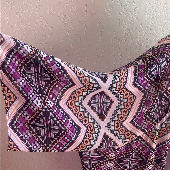 Express Multicolor Geometric Tunic - Picture 3 of 7